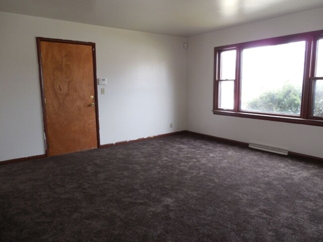 5066-5068-5068 N 84th St in Milwaukee, WI - Building Photo - Building Photo