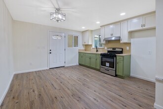 78 Magnolia Ave in Lemoore, CA - Building Photo - Building Photo