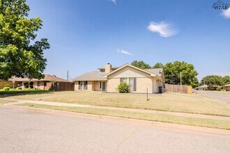 9 Four Sixes Cir in Wichita Falls, TX - Building Photo - Building Photo