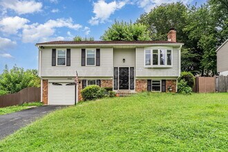 13566 Princedale Dr in Woodbridge, VA - Building Photo - Building Photo