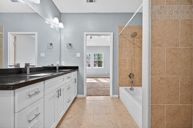 25106 Morgan Cemetery Rd in Cleveland, TX - Foto de edificio - Building Photo