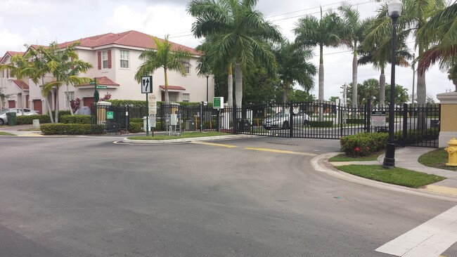 521 NE 21st Terrace in Homestead, FL - Building Photo - Building Photo