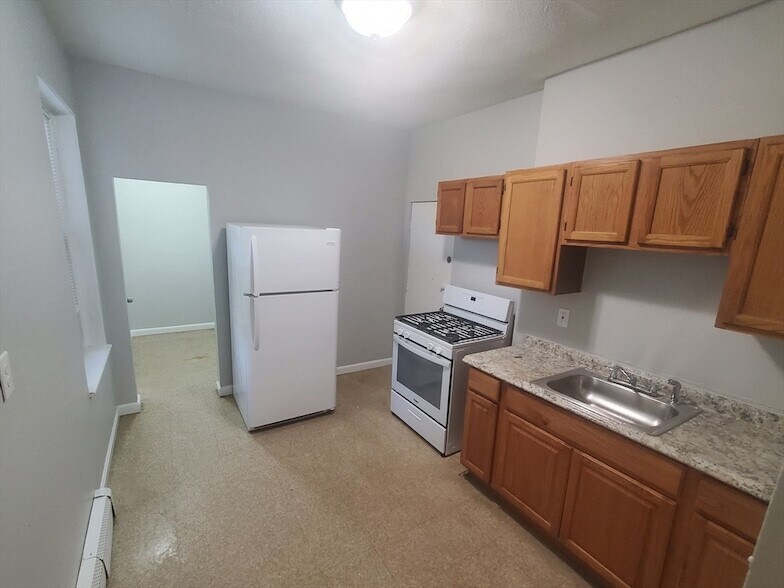 4 Abbotsford St, Unit 6 in Boston, MA - Building Photo