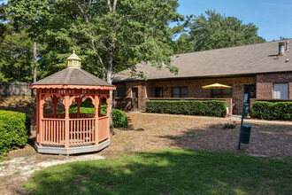 Meadows Apartments in Columbus, GA - Foto de edificio - Building Photo