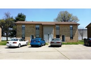 822-826 S West St in Sikeston, MO - Foto de edificio