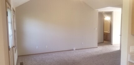 813 N Pinewood Ave in Republic, MO - Building Photo - Building Photo