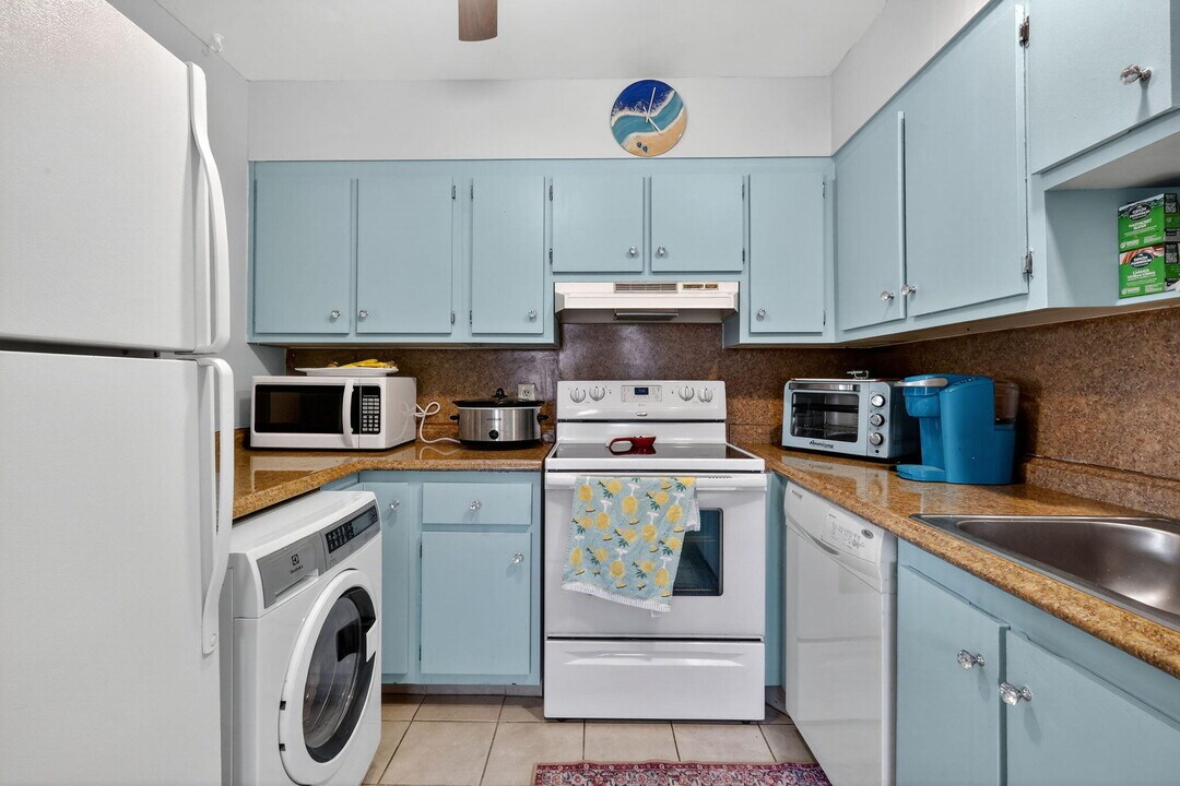 610 Monaco Way in Delray Beach, FL - Building Photo