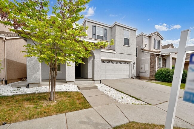 2815 Tourbrook Way in Sacramento, CA - Building Photo - Building Photo