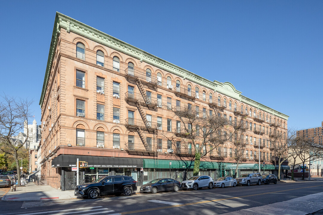 2611-2615 Frederick Douglass Blvd in New York, NY - Building Photo