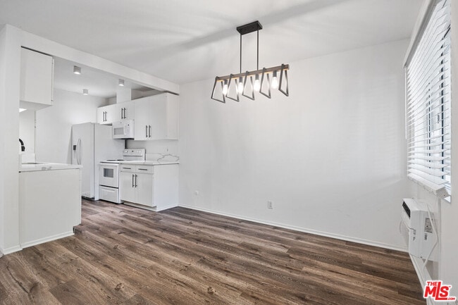 property at 322 Miraleste Dr