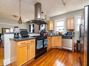 6 Belmont St, Unit 1 in Somerville, MA - Building Photo - Building Photo
