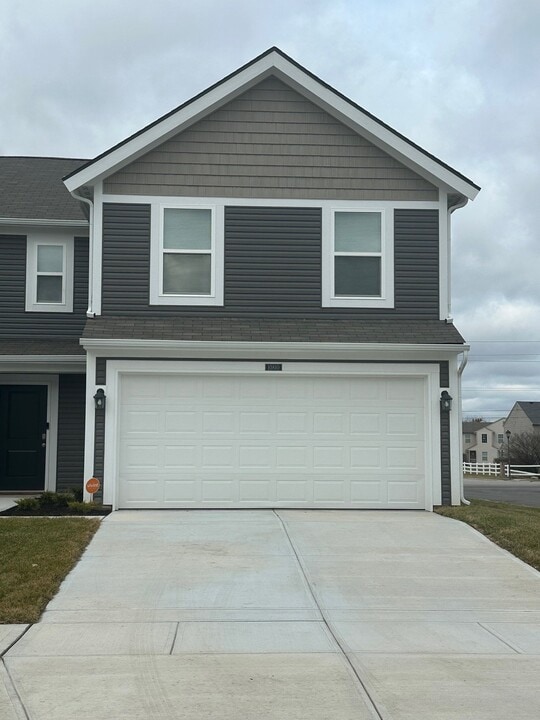 10810 Penwell Way in Indianapolis, IN - Foto de edificio