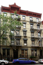 446 W 49th St in New York, NY - Building Photo - Building Photo