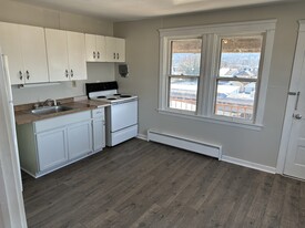 106 Saint John St, Unit 3 Apartamentos