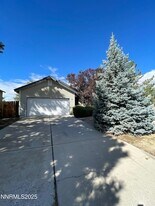 1785 Shadow Park Dr in Reno, NV - Building Photo
