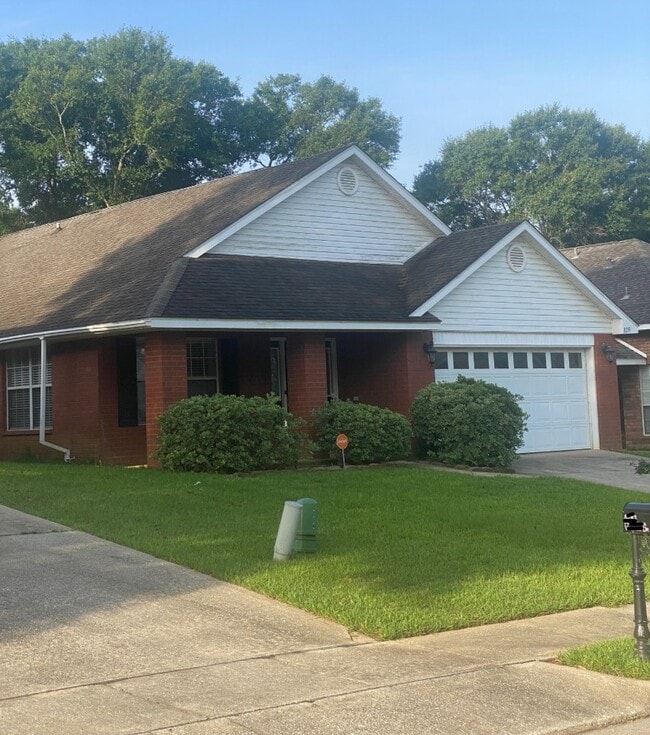 8251 Magnolia Village Dr N in Mobile, AL - Building Photo - Building Photo
