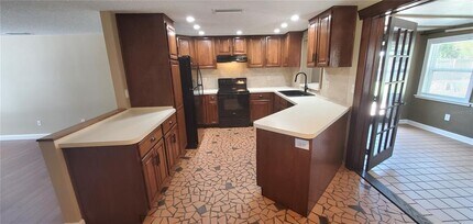 2848 E Mark Dr in Sarasota, FL - Building Photo - Building Photo