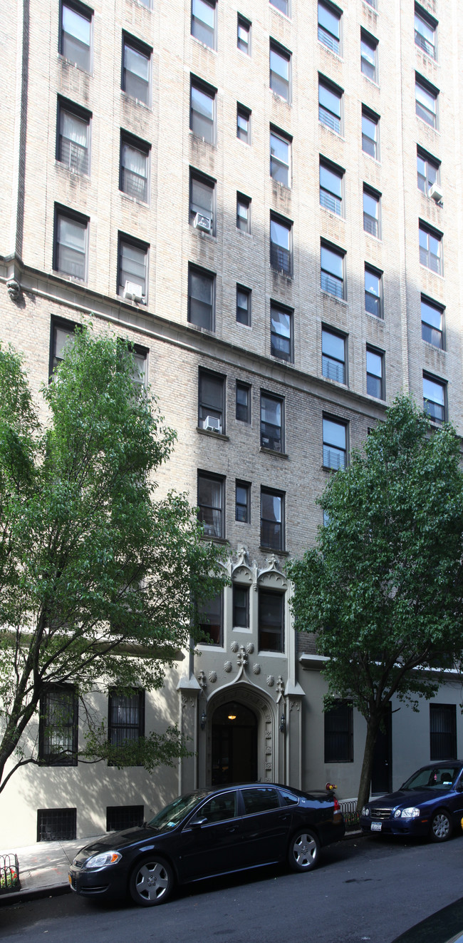 290 Riverside Dr in New York, NY - Building Photo - Building Photo