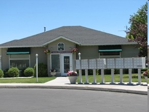 Saratoga Apartments in Twin Falls, ID - Building Photo - Building Photo