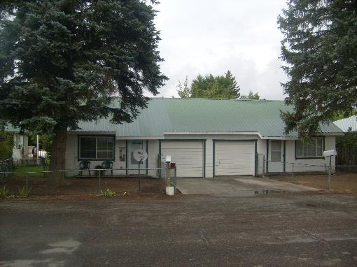 300 Poplar St in Alturas, CA - Foto de edificio