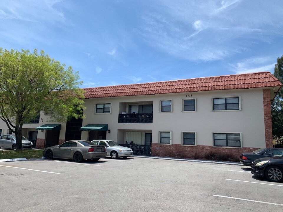1721 15th-Unit -Unit 12 in Boca Raton, FL - Building Photo