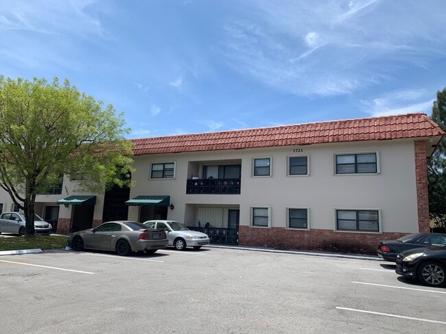 1721 NW 15th Vista
