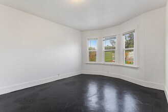 1733 Foothill Blvd in Oakland, CA - Building Photo - Building Photo
