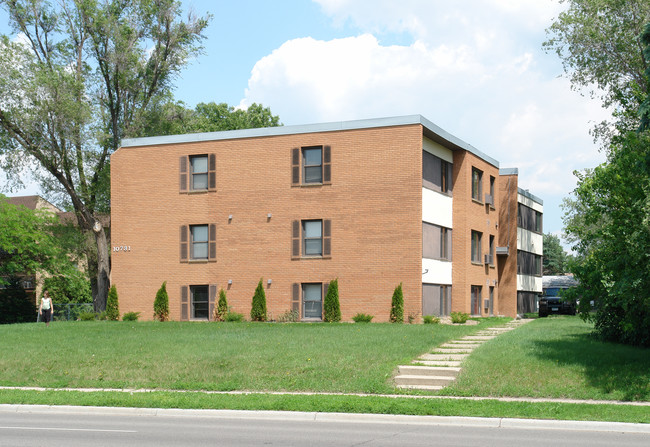 10731 France Ave S in Bloomington, MN - Foto de edificio - Building Photo