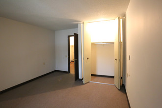 Shawnee Village in Marion, IL - Building Photo - Interior Photo