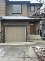 3125-3116 16a Ave NW in Edmonton, AB - Building Photo