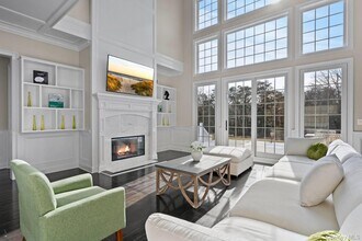 490 Montauk Hwy in Southampton, NY - Building Photo - Building Photo