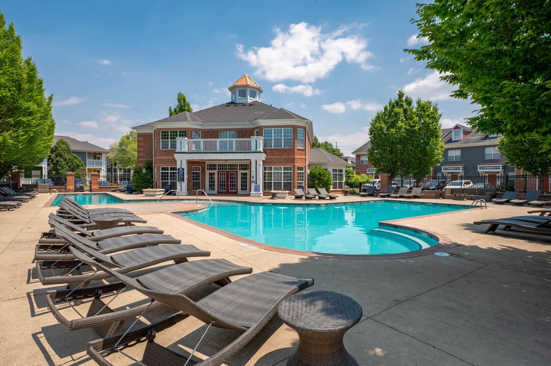 Estates at New Albany in Columbus, OH - Building Photo