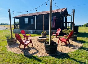Karagan Cottage & Hudson's Boat House in Cullman, AL - Building Photo
