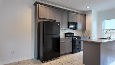 8710 Knox St in Houston, TX - Building Photo - Building Photo