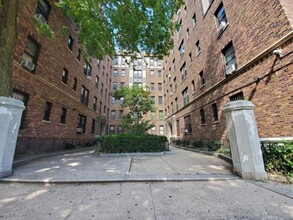 3343 Reservoir Oval W in Bronx, NY - Foto de edificio - Building Photo