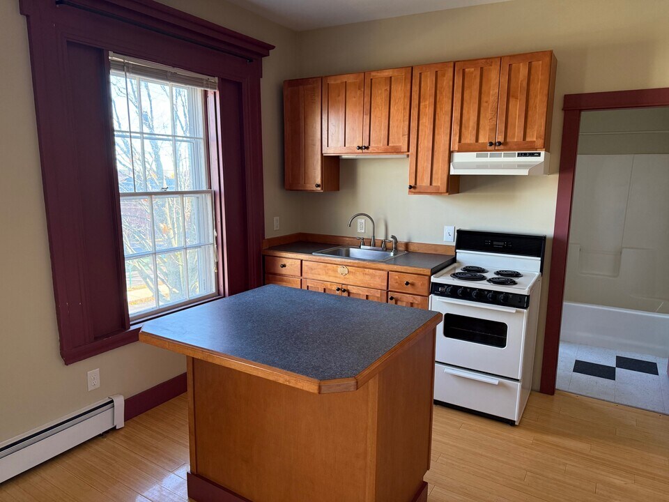 50 Adams St in Biddeford, ME - Building Photo