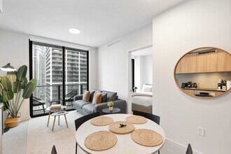 121 NE 5th St, Unit SI FL33-ID1503182P in Miami, FL - Foto de edificio - Building Photo