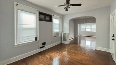 273 Woodlawn Ave in Jersey City, NJ - Building Photo - Building Photo