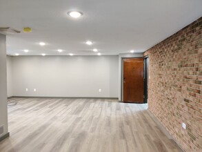 Wedgewood Apartments in Bloomfield, CT - Foto de edificio - Building Photo