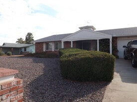 932 S 72nd St in Mesa, AZ - Building Photo