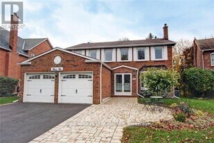 310 Hidden Trail in Toronto, ON - Building Photo