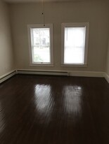 48 Nashua St, Unit 3rd floor in Woburn, MA - Building Photo