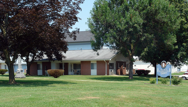 105-125 Main St in Point Pleasant, WV - Building Photo - Building Photo