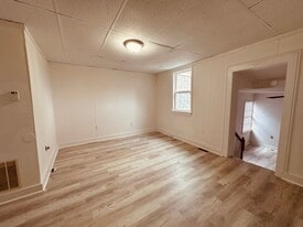 118 S Queen St in York, PA - Building Photo