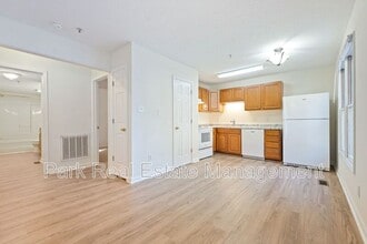 121 Westview Dr in Carrboro, NC - Building Photo - Building Photo