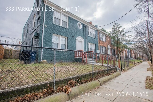 333 Parkland Pl SE in Washington, DC - Building Photo - Building Photo