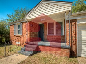 1201 Carverdale Dr in Oklahoma City, OK - Building Photo - Building Photo