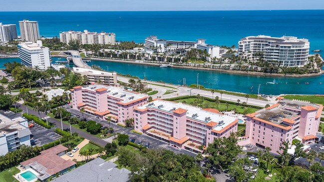 1001 E Camino Real-Unit -3070 in Boca Raton, FL - Building Photo - Building Photo