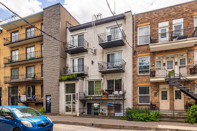 4554 De Brébeuf Rue in Montréal, QC - Building Photo - Primary Photo