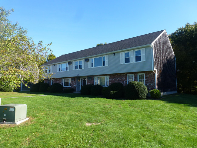 Blueberry Estates in Lakeville, MA - Foto de edificio - Building Photo